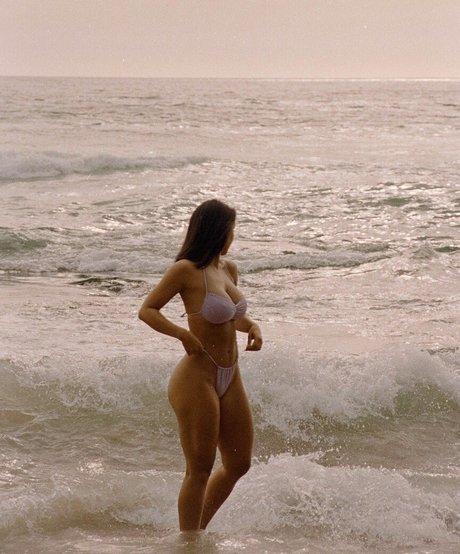 Amy Watchirs nice actress pics