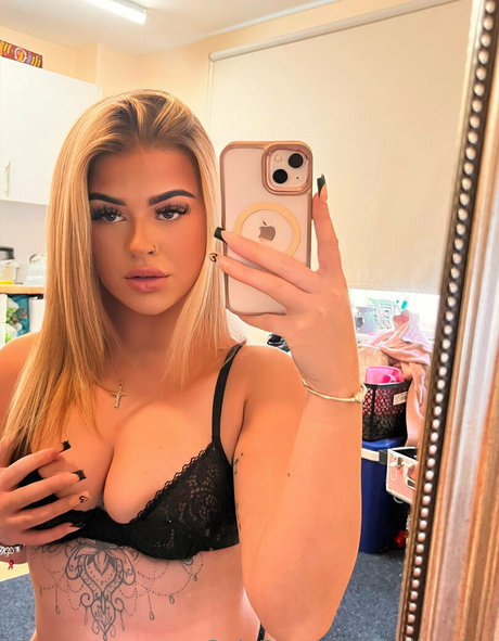 hollyerinx pornstar adult archive