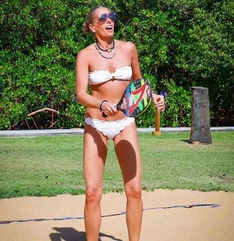 Adriane Galisteu beautiful pornstar picture