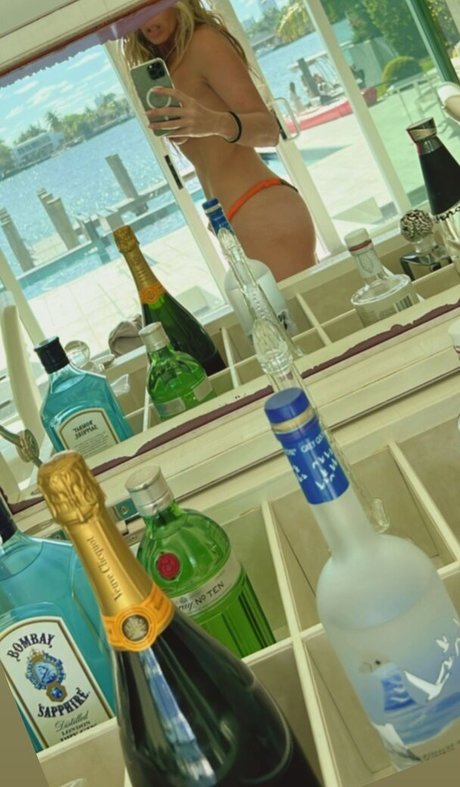 Adriane Galisteu perfect pornstar pic