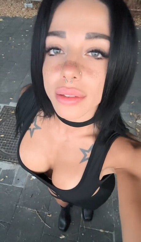 imviolet_ nude star img