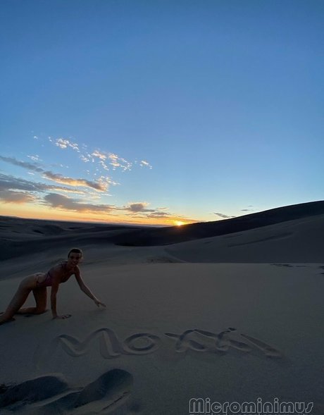 Love Moxxi model free images