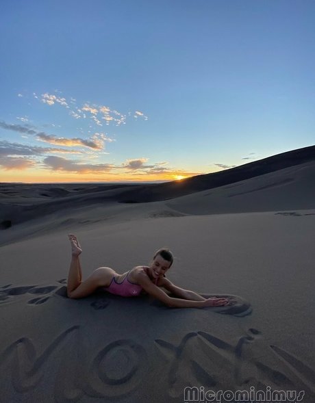 Love Moxxi beautiful actress galleries