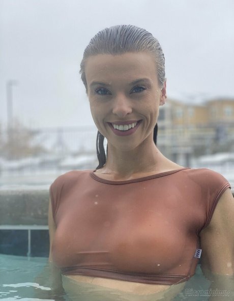 Love Moxxi nice actress gallery