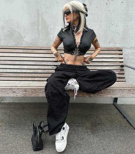 aesthymes star nude galleries