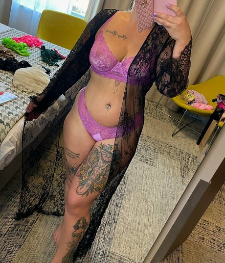 bootybarbiee erotic model photos