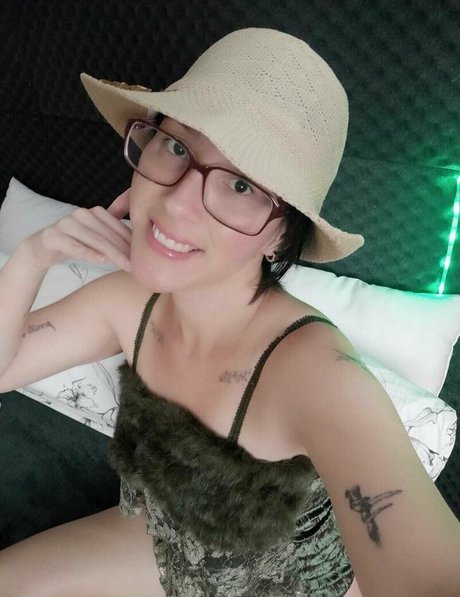 mahina84_ hd actress image