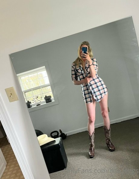 ebony fingering onlyfans naked gallery