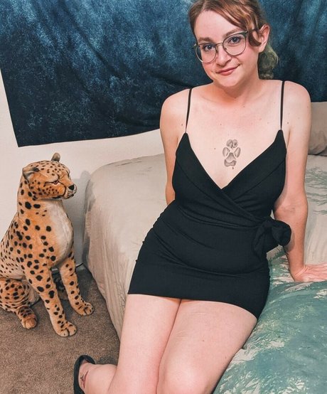 NatashaCameron nudes model pictures