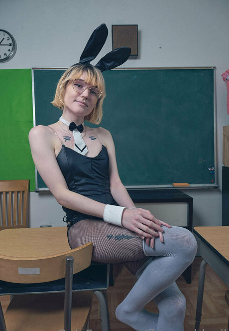 flammableoil model sexy photo