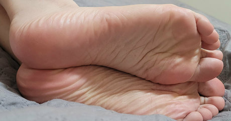 asian blonde onlyfans nude image