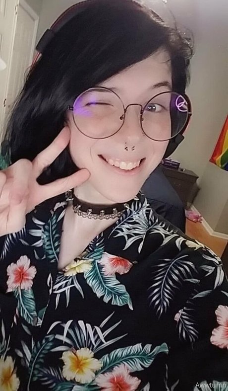 awwtumdabottom nice actress pics