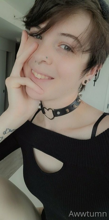 awwtumdabottom erotic star image