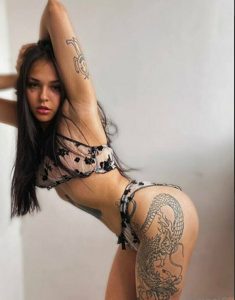 thick girls onlyfans porn image