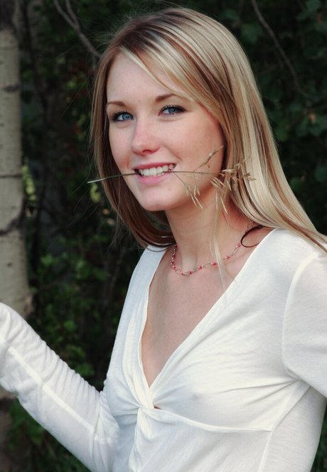 ThisYearsModel hd pornstar photo