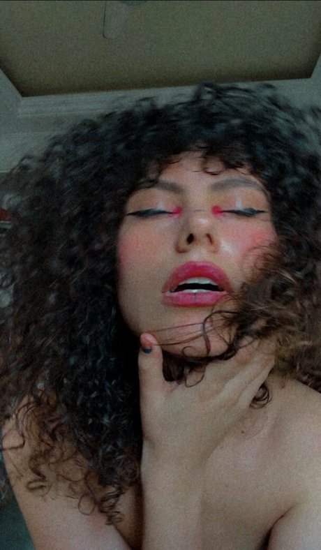 athaiss model beautiful pic