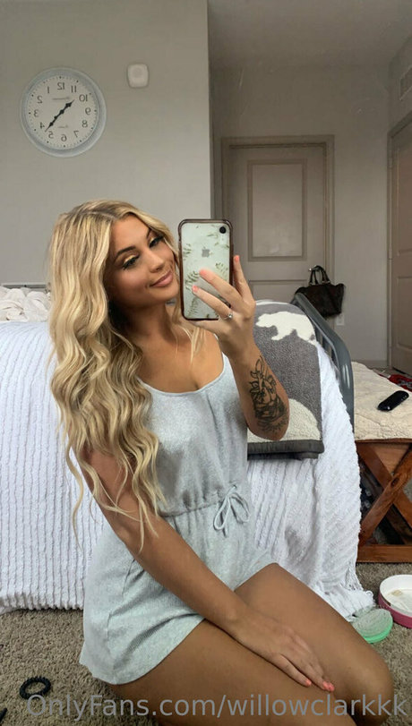 willowclarkk hot star picture