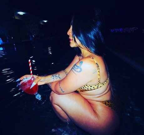 Cleo Pires Photo Gallery