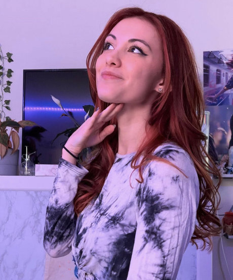 Echochlo exclusive pornstar galleries