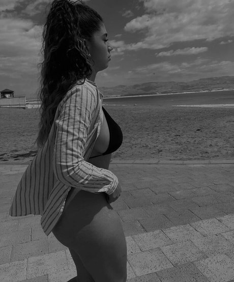 Ela Be eri model erotic photos