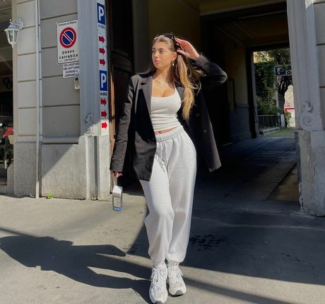 Ela Be eri porn actress images