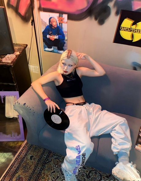 woodsnaomi hd actress galleries