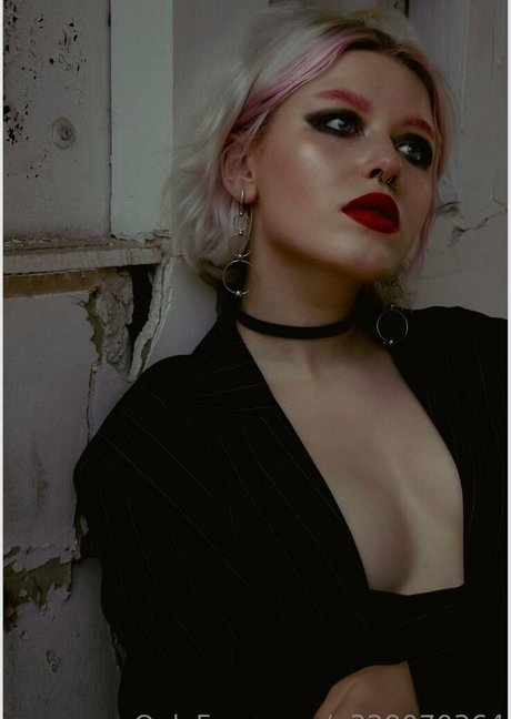 woodsnaomi star perfect archive