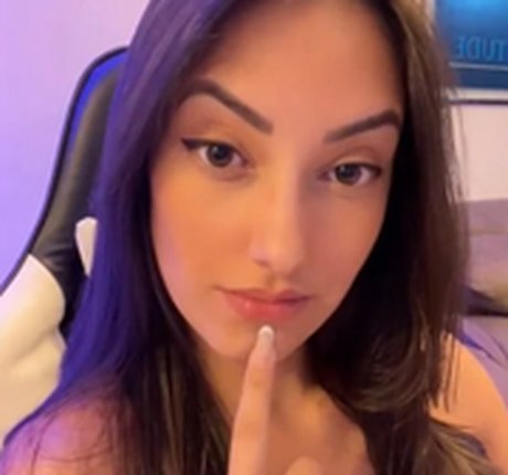 Pamm Bigo naked pornstar pic