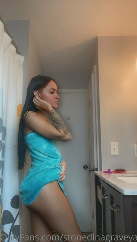 stonedinagraveyard pornstar sexy images