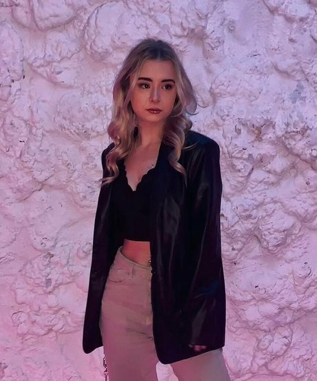 Kerry Ingram model pics