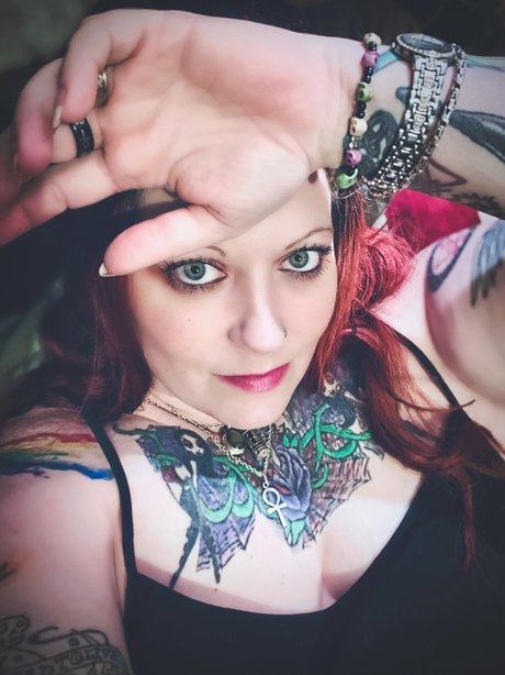 Mistress Heather sexy star photos