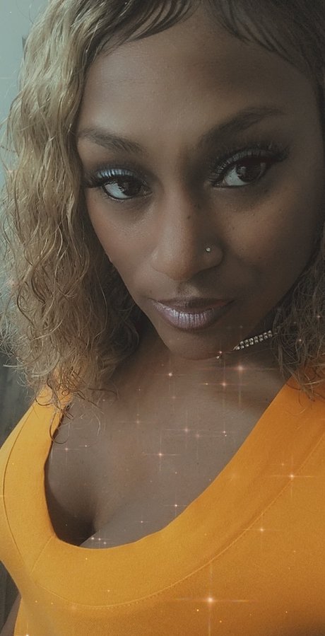 Lula May nude actress img