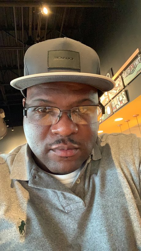 MontrelJ naked model picture