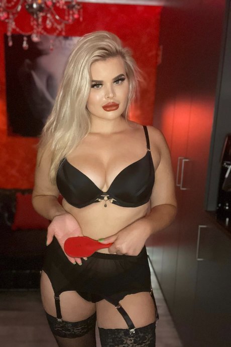 Lady Lucia Lucifa pretty actress galleries