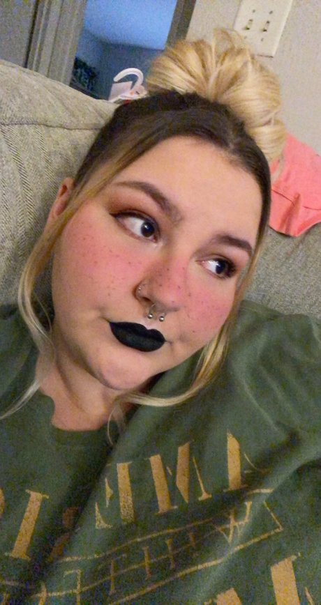 LuxxyLacy free star pictures