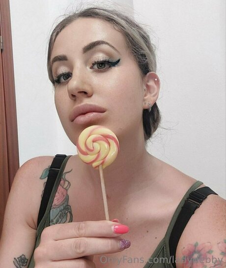 Lady Debby perfect model image