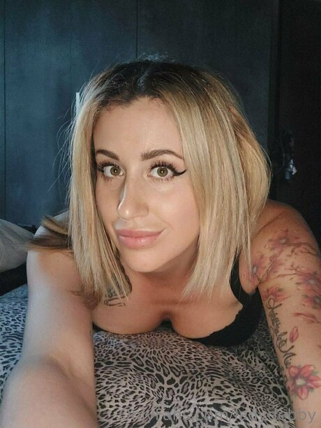 Lady Debby pornstar erotic archive