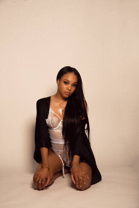 Caryn erotic star picture