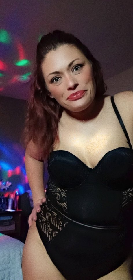 Courtney Baps erotic actress image