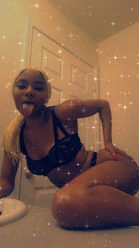 MS Tinnyy porn actress gallery