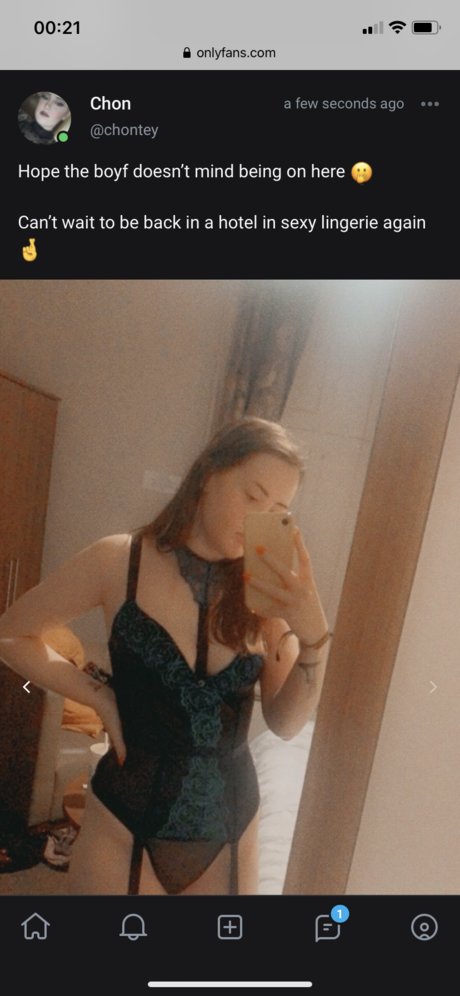 Chon model adult image