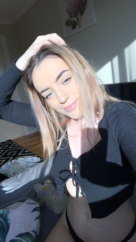 georgia faulks star exclusive images