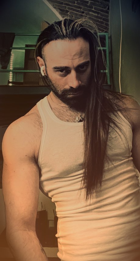 Alexander Paradiso beautiful actress photo