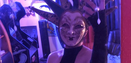 JESTER Idiot free actress galleries