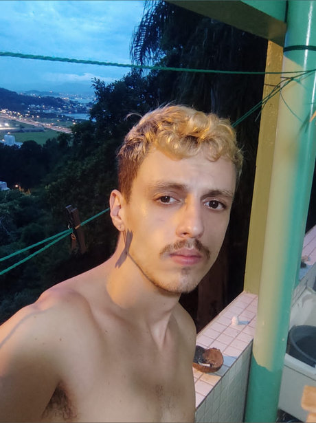 GurizaoBr sexy pornstar picture