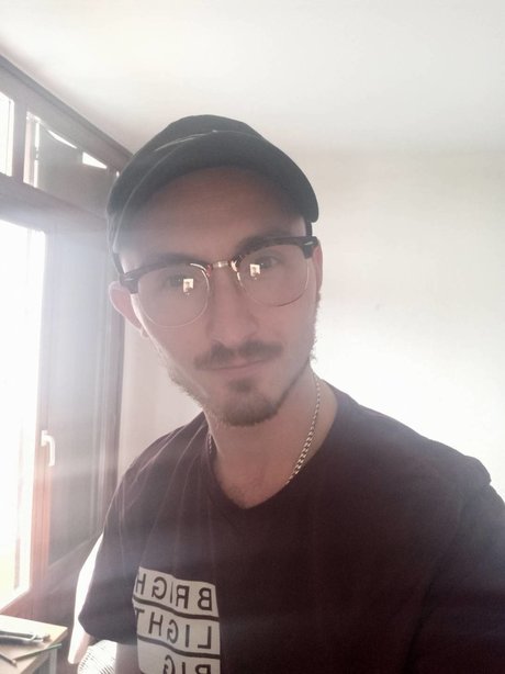 Simon Toulouse pornstar exclusive picture