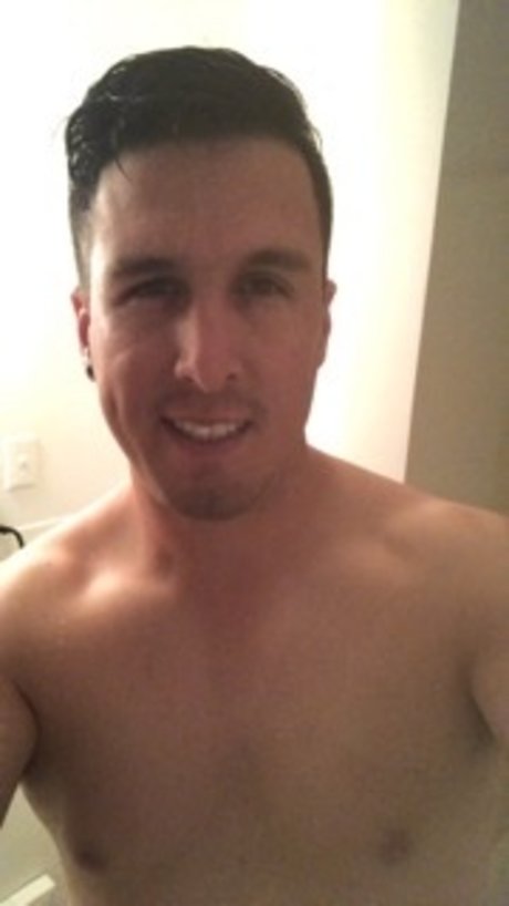 Charlie Agyva star pornographic images