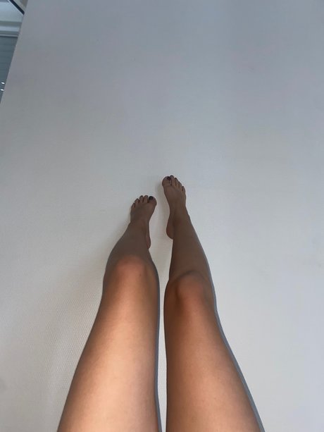 Ta reine_ model hot pictures