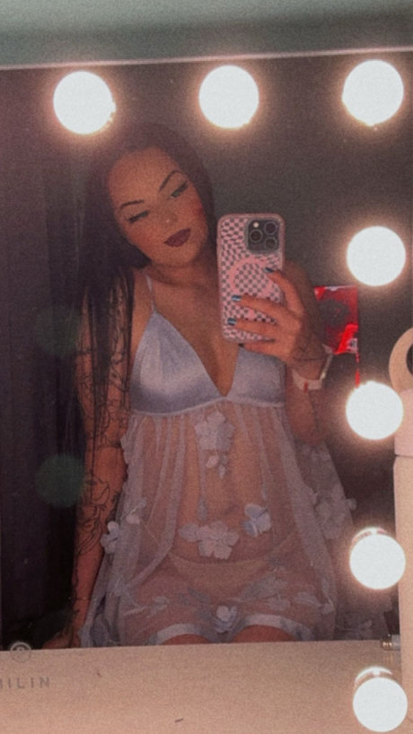 Tiny Meeks star nude gallery