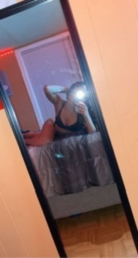 Juli_ hot pornstar photo